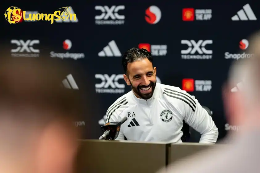 HLV Ruben Amorim đã xua tan phần nào áp lực sau trận thắng Liverpool