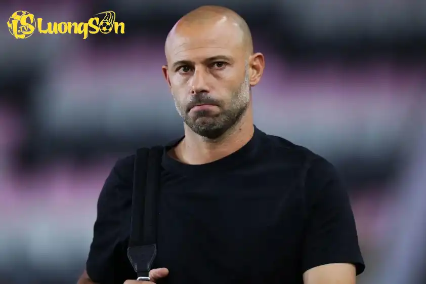 Mascherano gạt bỏ mọi lo lắng về nguy cơ bị loại